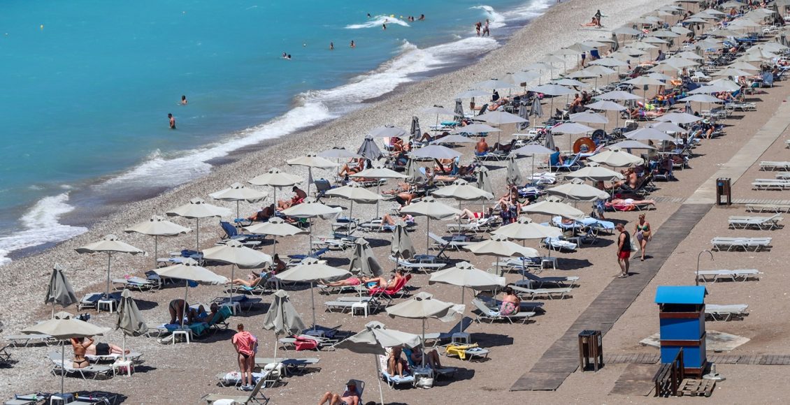 «Χωριάτικο»:-Έπαιρναν-παραλίες-με-προσφορές-μαμούθ-και-μετά-κήρυσσαν-πτώχευση-–-Πώς-στήθηκε-η-«αυτοκρατορία»-στη-Ρόδο