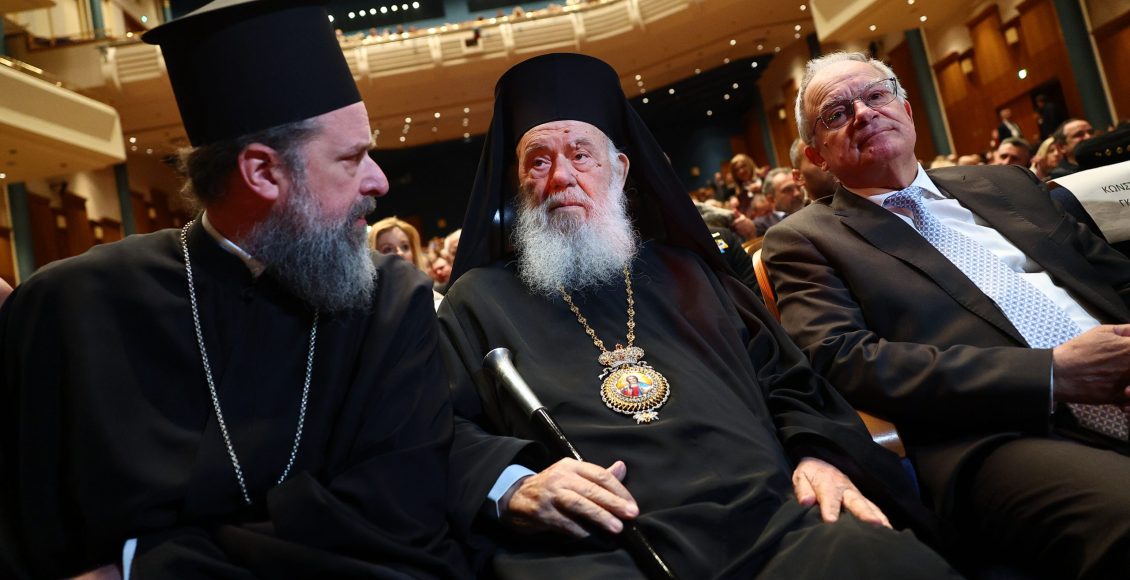 Θεσσαλονίκη:-Αρχιεπίσκοπος-Ιερώνυμος-και-ΠτΔ-στην-εκδήλωση-για-τα-10-χρόνια-από-το-άνοιγμα-του-Παναγίου-Τάφου-(ΦΩΤΟ)