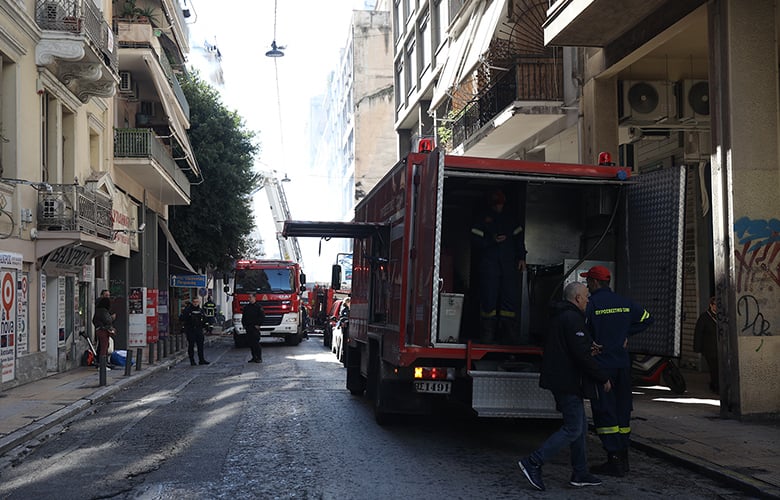 Υπό-έλεγχο-η-φωτιά-σε-κατάστημα-στο-κέντρο-της-Αθήνας