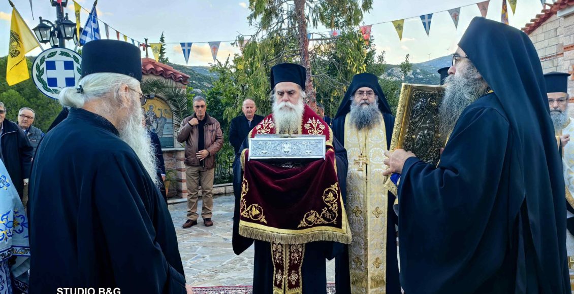 Με-λαμπρότητα-και-κατάνυξη-η-υποδοχή-των-Ιερών-Λειψάνων-της-Αγίας-Αναστασίας-της-Ρωμαίας-στη-Ζόγκα-Άργους